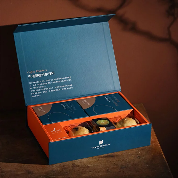 Magnetic Closure Rigid Boxes